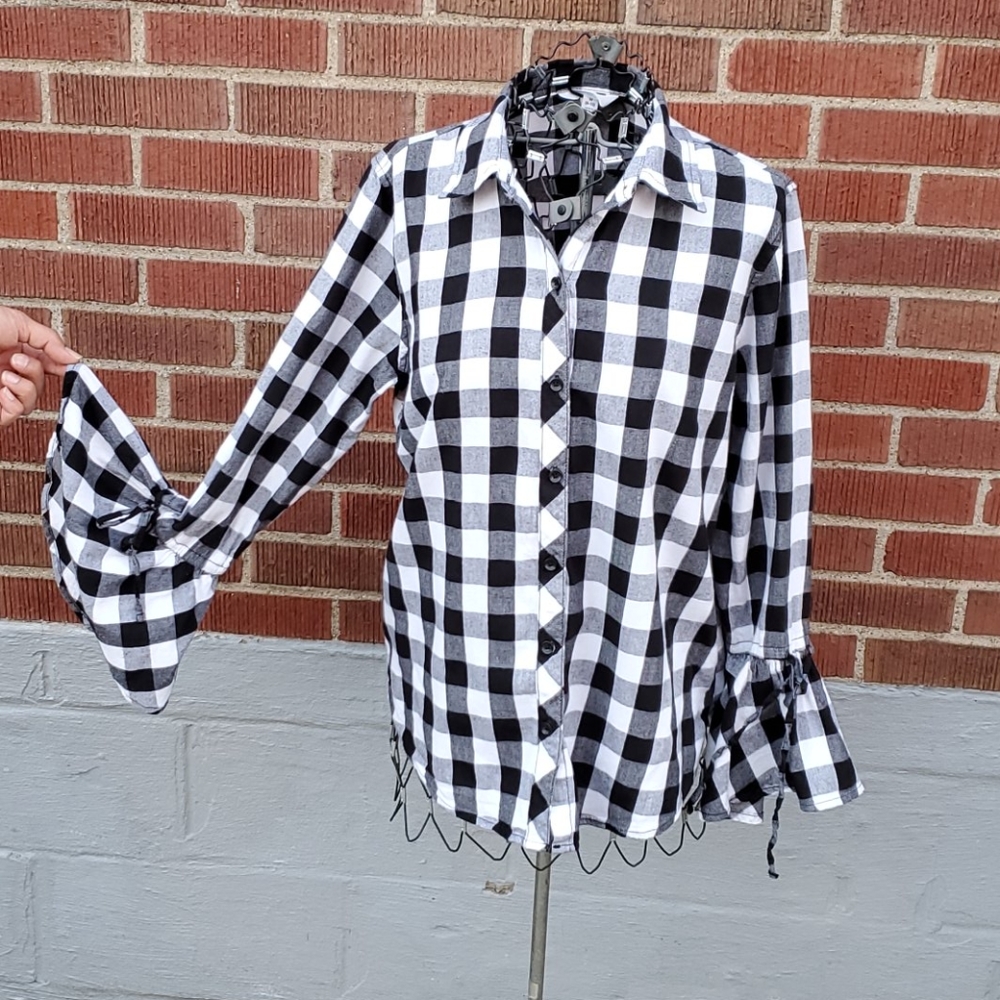 Black and White Flannel with Ruffled Arm Cuffs